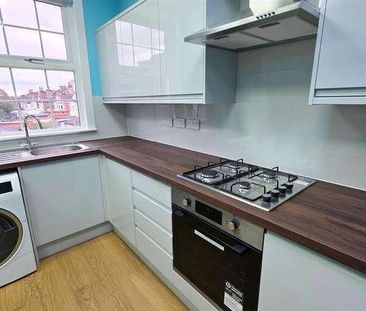 High Street North, London, E12 - Photo 5