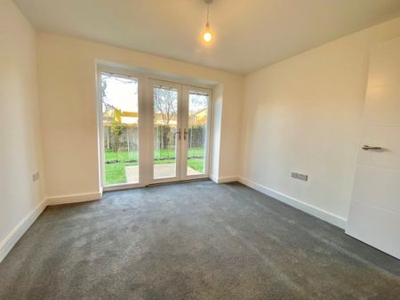 Peterborough - Photo 2