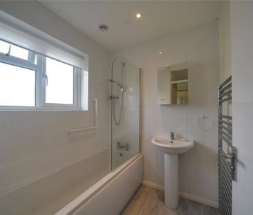 3 bedroom semi-detached house to rent - Photo 6