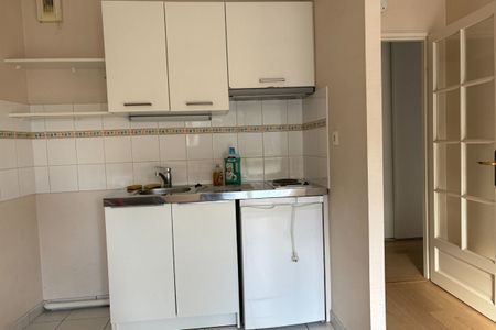 Appartement T1 de 31 m² avec terrasse et loggia en étage élevé d'une résidence récente avec ascenseur - Photo 5