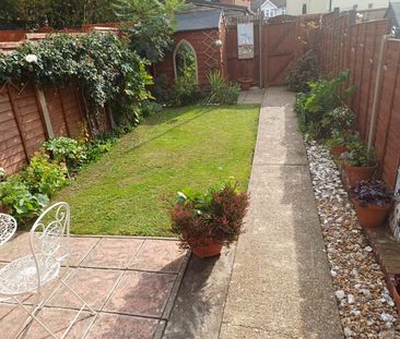 Room in a Shared House, Dempsey Close, SO19 - Photo 6
