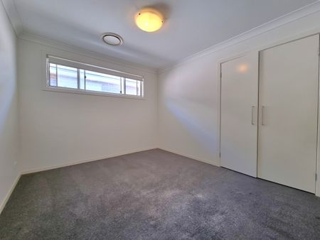 25 Passendale Road, Edmondson Park NSW 2174 - House For Rent | Domain - Photo 3