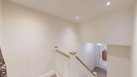 4 bedroom terraced house to rent - Photo 4