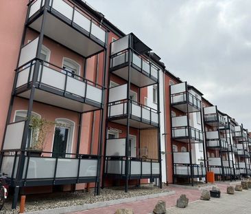 Ideale 3 Zimmerwohnung mit Balkon für junges Paar im Glück! - Photo 1