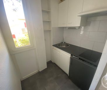 Location Appartement 2 pièces 47m² MONTPELLIER 34090 - Photo 3