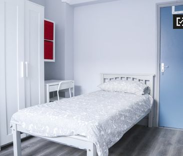 Room in a shared 8-bedroom apartment, Inns Quay, Dublin - Photo 5