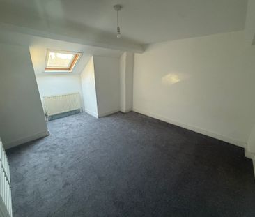 Woodhead Road, Sheffield - Photo 2