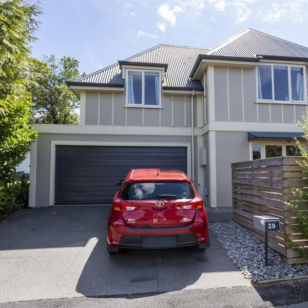 Spacious 4-Bedroom Townhouse with Study! - Photo 1