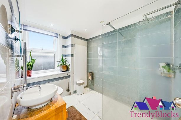 4 bedroom terraced house to rent - Photo 1