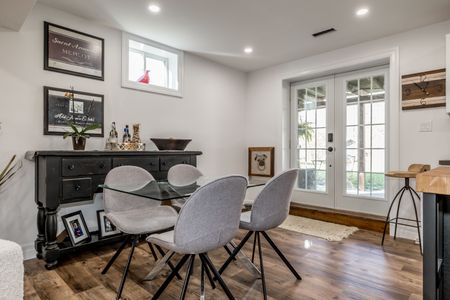 For Lease - 3742 Horseshoe Valley Road Unit# Lower, Springwater, Ontario - Photo 4