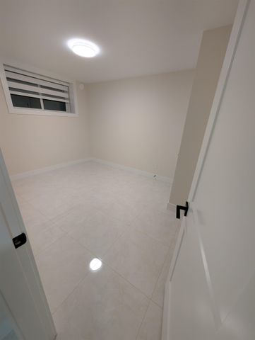 6536 Imperial Street Street, Burnaby, BC V5E1M8 - Photo 4