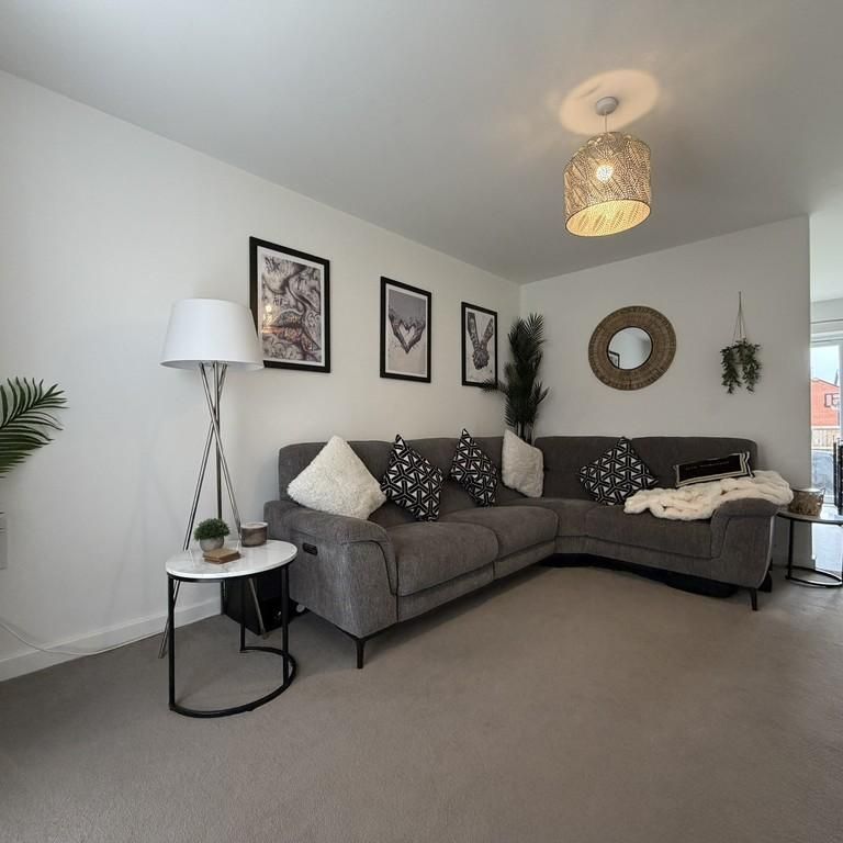 2 bedroom semi-detached house to rent - Photo 1