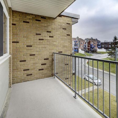 Grand 5 1/2 complètement rénové, très ensoleillé et situé au 3ème étage d’un immeuble très tranquille, secteur Sainte-Foy - Photo 3