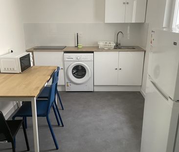 Location Appartement 1 pièce 25m² LE CREUSOT 71200 - Photo 1