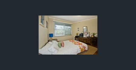 Spacious 3 Bedroom Unit - Photo 4