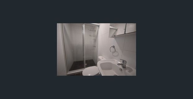 MODERN 2 BEDROOM 2 BATHROOM APARTMENT IN EXCELLENT LOCATION!! - Photo 1