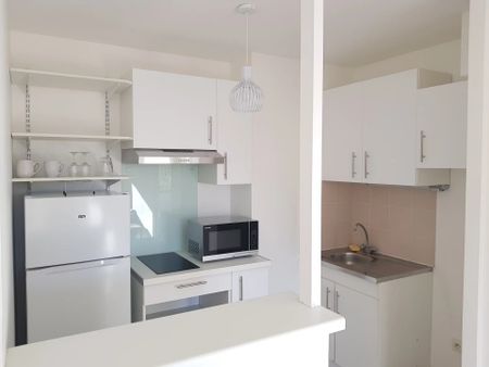 Location Appartement 2 pièces 38m² LA ROCHELLE 17000 - Photo 5