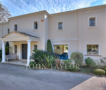 Maison à louer Valbonne, Cote d'Azur, France10 500 EUR / Mois - Photo 5