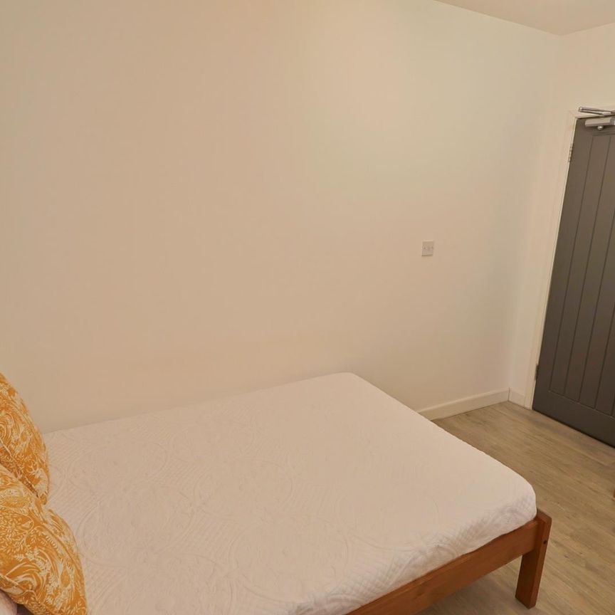 Room 3 - 9B Riverside Studios Riverside Close Whitley - BILLS INCLUSIVE ENSUITE CLOSE TO JLR - Photo 1