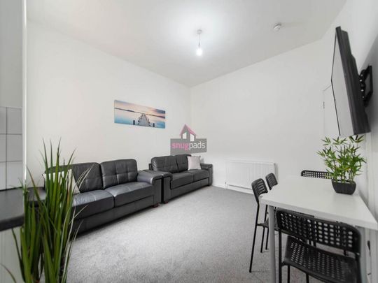 6 bedroom house to rent - Photo 1