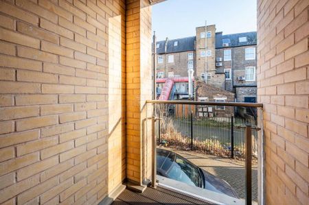 3 bedroom flat to rent - Photo 5