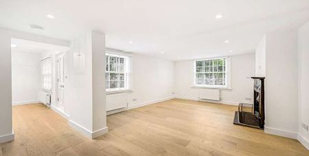 This hidden gem is accessed through a leafy garden and offers lovely cottage style accommodation on two floors. It is presented in excellent condition throughout, with wood floors in the rec - Photo 4