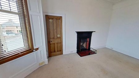 3 bedroom flat to rent - Photo 2