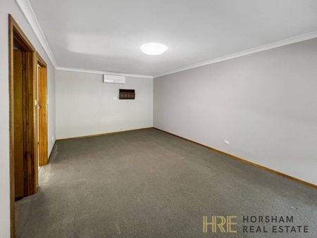 2 bedroom brick unit - Photo 3