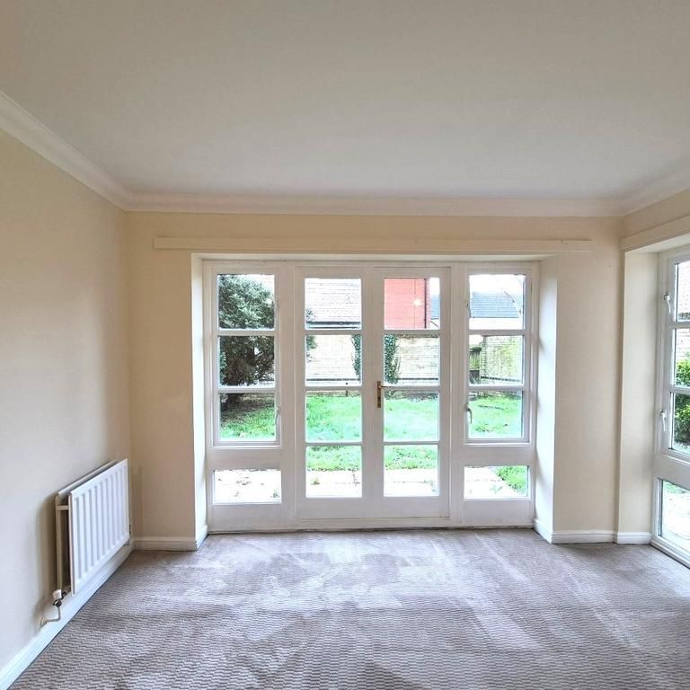 6 bedroom townhouse to rent - Photo 1