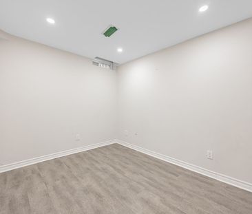 For Lease - 3356 Redpath Circle, Mississauga, Ontario - Photo 2