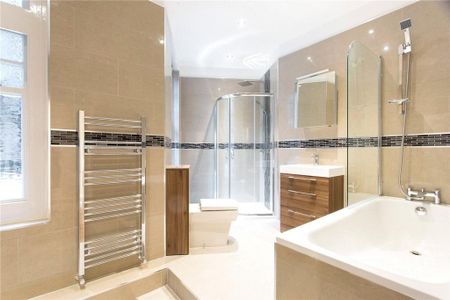 4 bedroom flat to rent - Photo 2