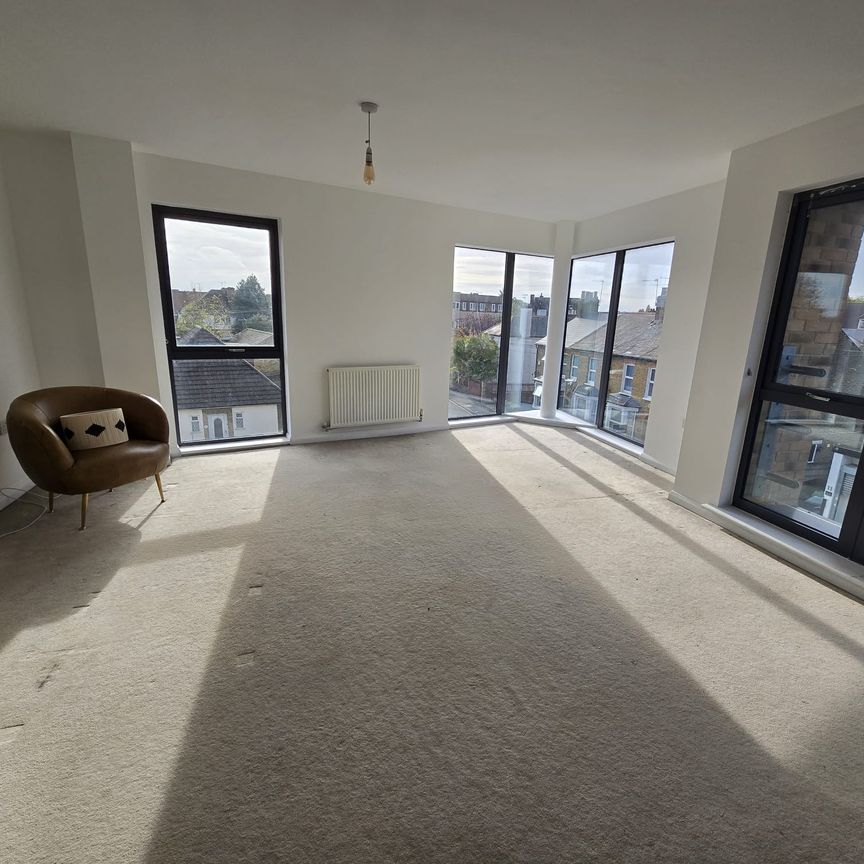 Kitchener House, Warwick Road, West Drayton, UB7 9BS - Photo 1