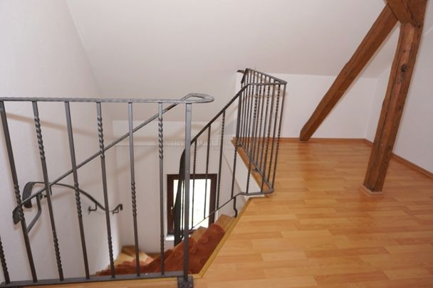 Romantische Dachgeschoss-Wohnung mit Sichtbalken - Photo 1