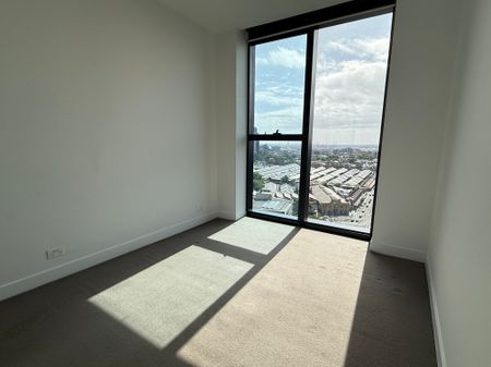 Modern 2-Bed, 2-Bath in a Prime Carlton Location - Photo 3