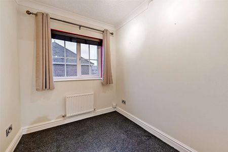 A modern three bedroom home with garage and off-street parking in a cul-de-sac location. - Photo 4