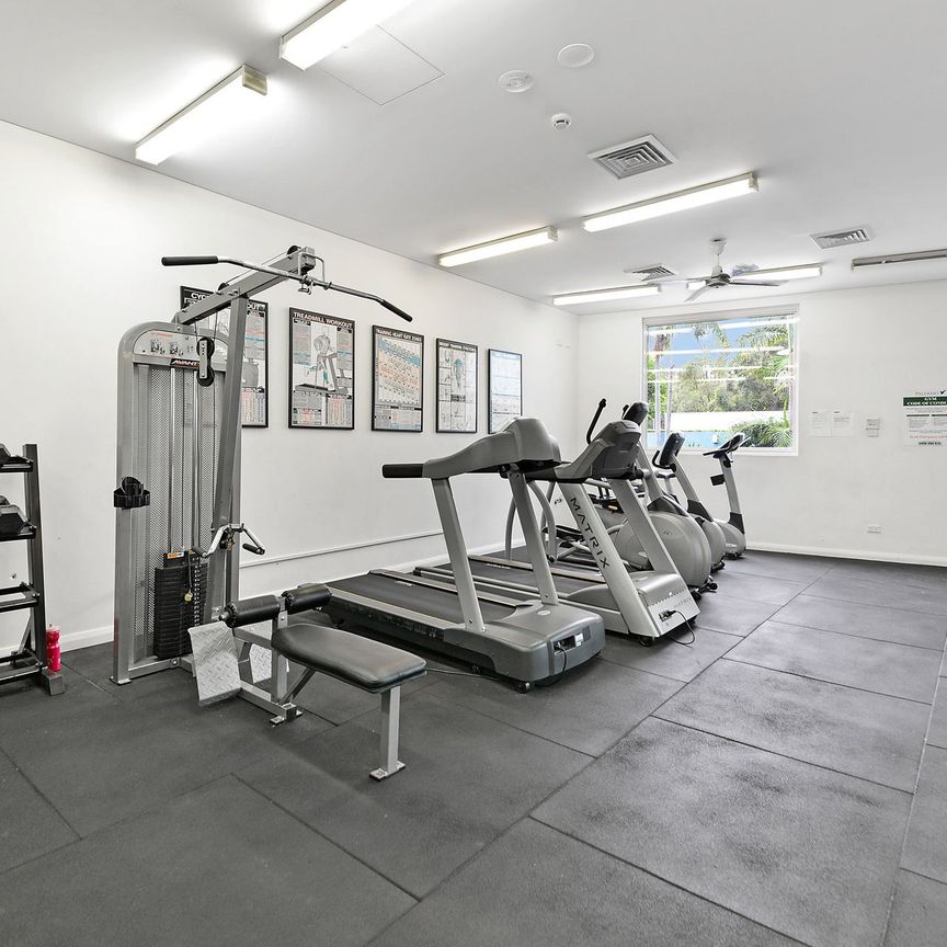 Massive Modern Family Home With Views - Photo 1