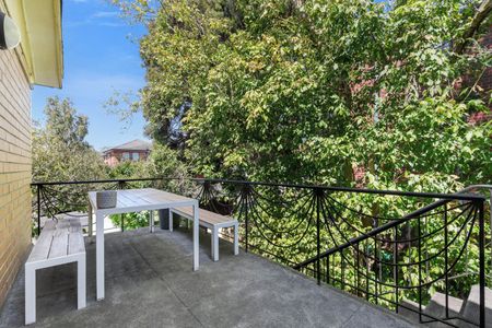 Stunning Two Bedroom Home in Prime Location - Photo 3