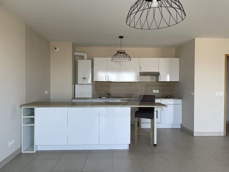 Location Appartement 2 pièces 66m² SETE 34200 - Photo 5