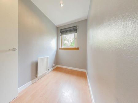 2 bedroom semi-detached house to rent - Photo 5