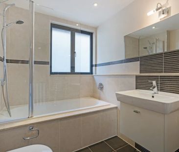 2 bedroom end of terrace house to rent - Photo 6