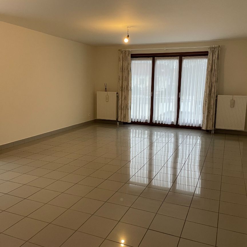 Twee slaapkamer appartement + garage - Foto 1