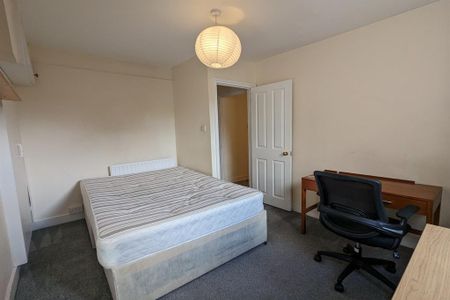 5 bedroom terraced house to rent - Photo 3