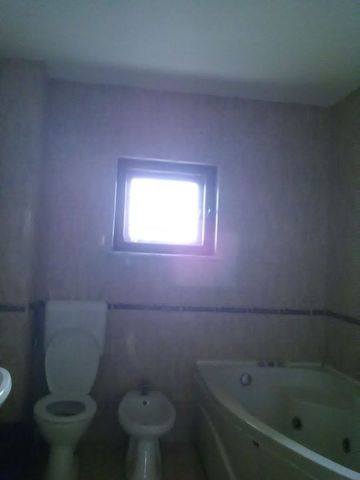 Casa 6 camere - cazare 14+10 persoane, Nord - Photo 5