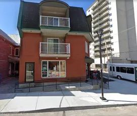 1 room apartment of 83m² in Gatineau - Photo 1