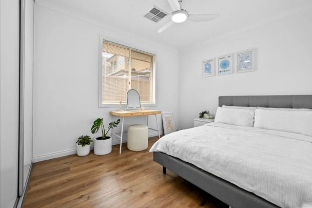 Spacious, Modern Elegance, and Perfectly Located Coastal Gem 3 Beds | 2 Baths | 1 Garage | - Photo 1