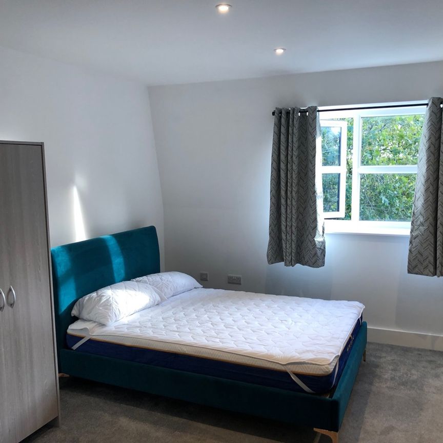 Studio Flat, Queens Terrace, SO14 - Photo 1