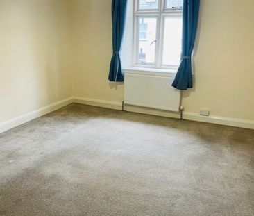 Central spacious 3 bed family home to let in Wellington - Photo 1