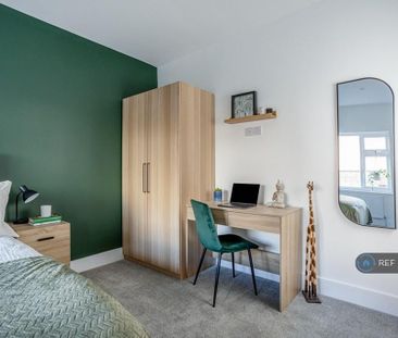 1 bedroom in a house share to rent - Photo 4