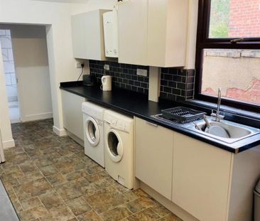 5 bedroom townhouse to rent - Photo 3