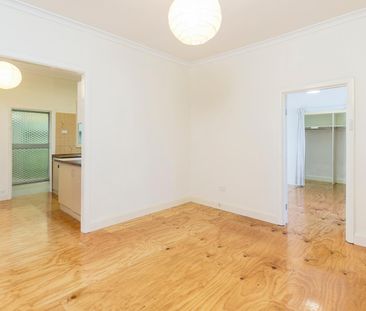 30 Gibbs Street, Balaclava VIC 3183 - House For Rent | Domain - Photo 2